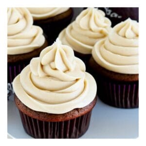 Root Beer Cupcakes With Cream Soda Buttercream Frosting
